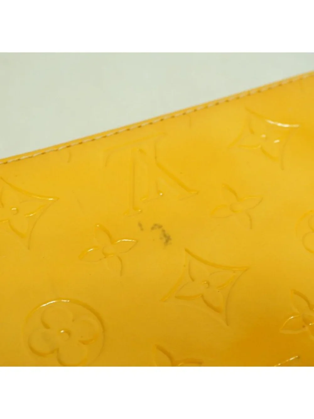 Louis Vuitton Pouch Vernis Lexington Beige